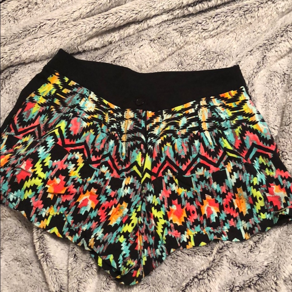 Dressy pattern shorts